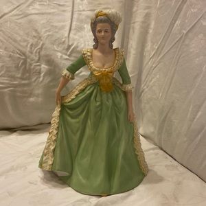 Franklin Mint “Marie Antoinette “ porcelain figurine 1982